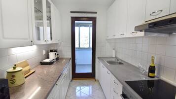 Apartment, 2 Bedrooms, Terrace, City View | Interior