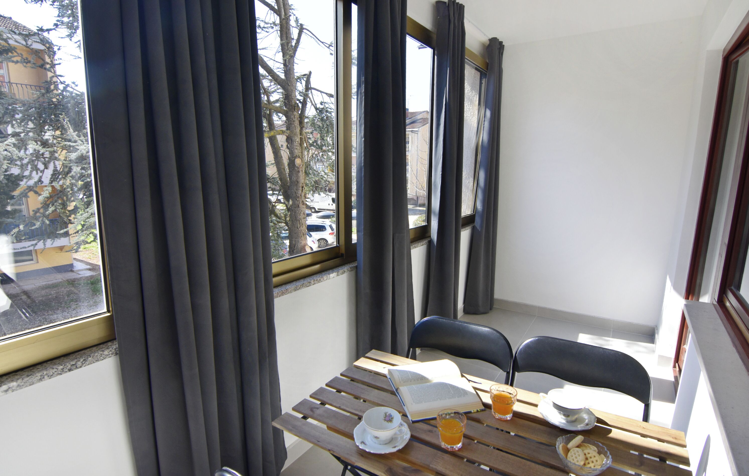 Apartment, 2 Bedrooms, Terrace, City View | Living room