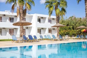 Piscina a l'aire lliure de temporada 
