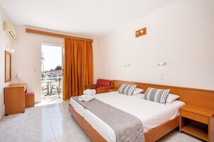 Double Room, Balcony, Pool View | Free WiFi