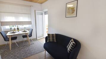 Apartment, 1 Schlafzimmer, Balkon, Gartenblick | Wohnzimmer