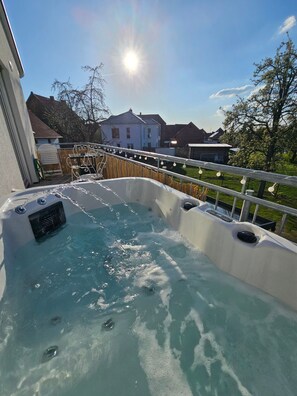 Baignoire à remous extérieure