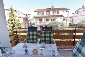 Apartment, 1 Bedroom, Balcony, Garden View | Balcony - Bright Apartment in Umag (Umag)
