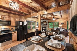 Dining - *Charming 3BD w/ Hot Tub | Arcades + Pool Access* (Sevierville)