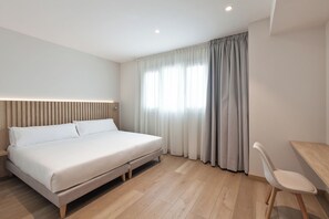 Double Room | Soundproofing, free WiFi - Hotel Iriguibel Arrosadía (Pamplona)