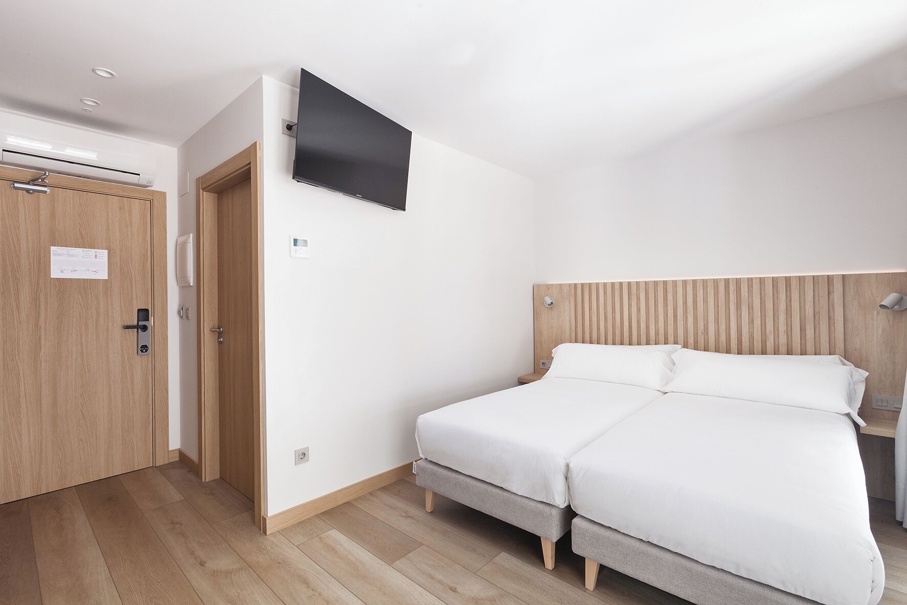 Habitación doble | Sistema de insonorización y wifi gratis