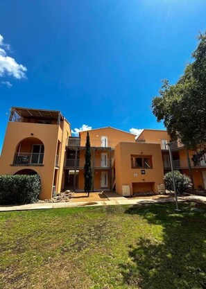 Exterior - Casa Pinare - Apartment with swimming pool - Lecci (Lecci)