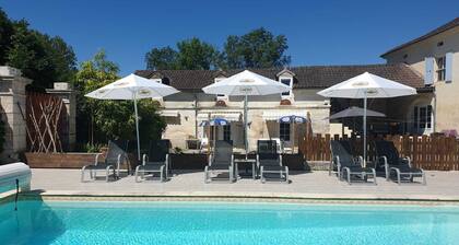 Lovely bed & breakfast room, sleeps up to 3 people. Close to Mareuil & Brantome.