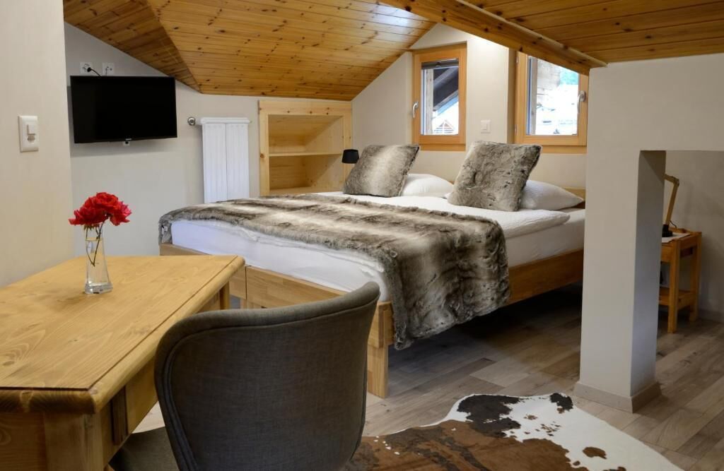 Suite Romantique, vue ville | Coffres-forts dans les chambres, Wi-Fi gratuit, draps fournis