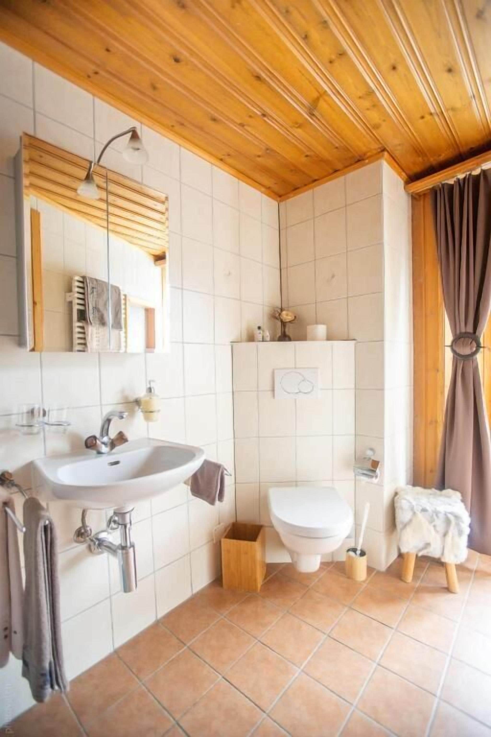 Superior Double Room, Balcony, Mountain View | Bathroom
