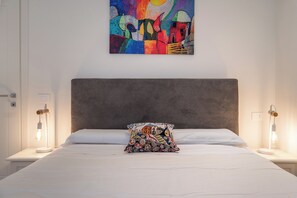 Iron/ironing board, free WiFi, bed sheets - Residenza 2 Venti-Grecale by Ortigia Apartments (Syracuse)