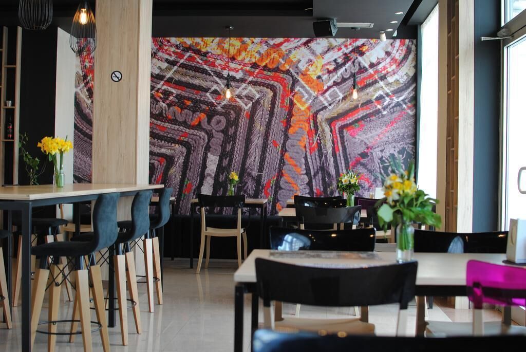 Classic Double or Twin Room | Dining