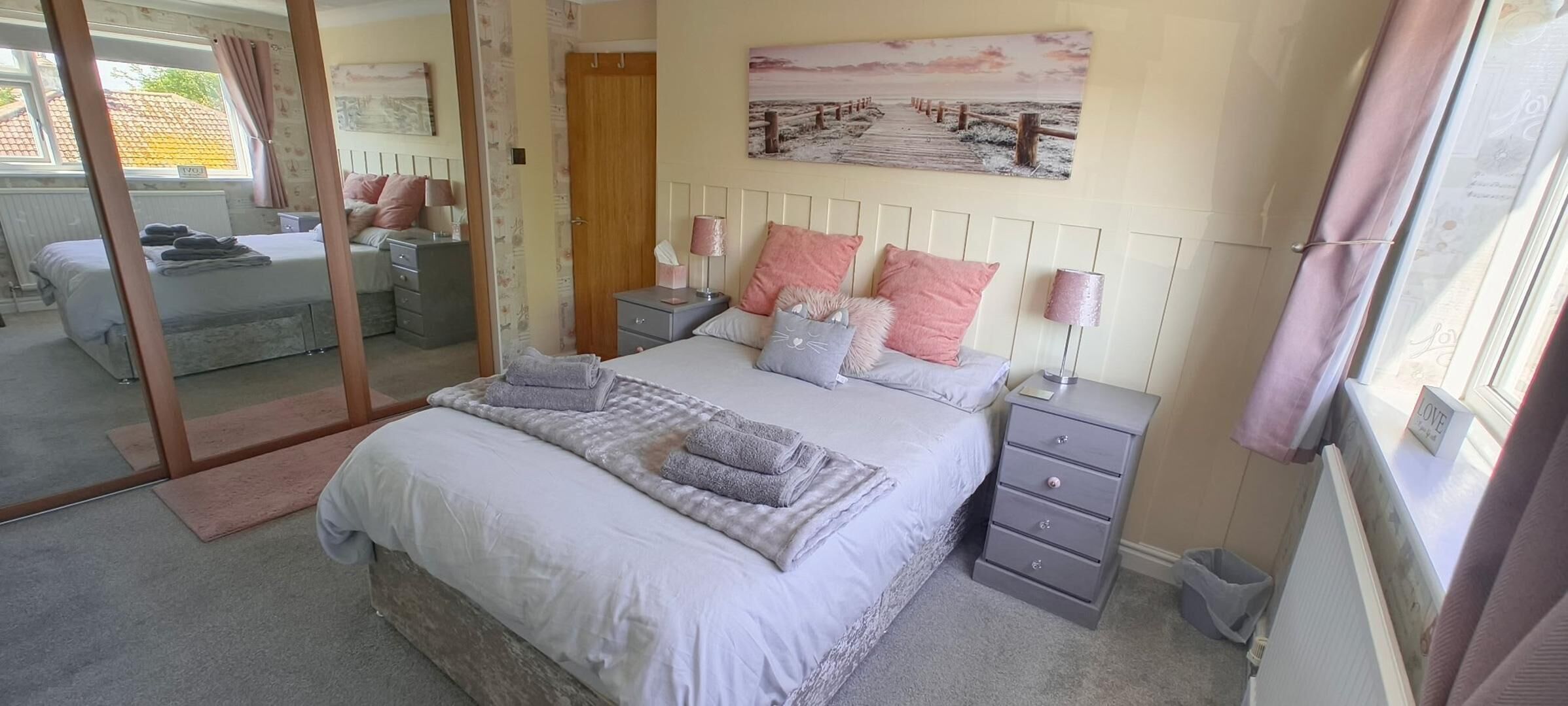 2 bedrooms, iron/ironing board, free WiFi, bed sheets