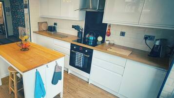 Tủ lạnh, lò vi sóng, lò nướng, bếp nấu