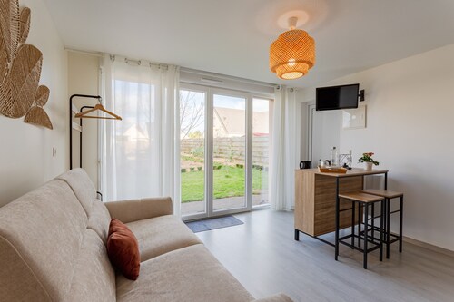 Les Jardins de L'écume Guest Room at Omaha Beach