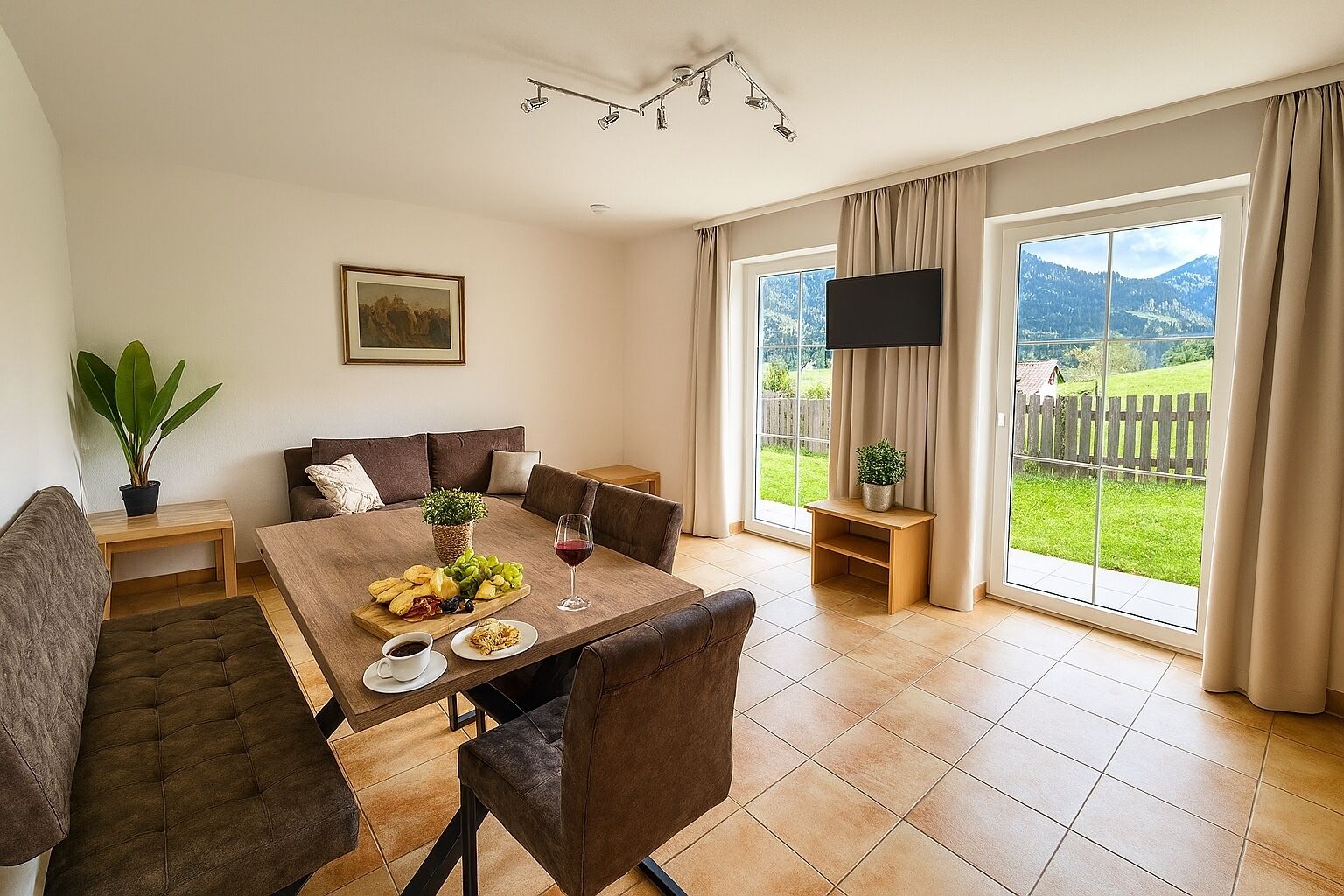 Leilighet – panorama | Oppholdsområde | TV