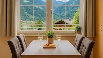 Comfort Apartment, Mountain View | Dining