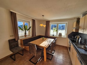 Superior Apartment, Mountain View | Laptop workspace, blackout drapes, iron/ironing board, free WiFi - Appartementhaus Flattach (Flattach)