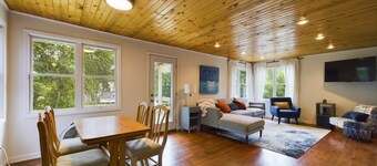 Cabin with private beach access to Lake Minnewaska