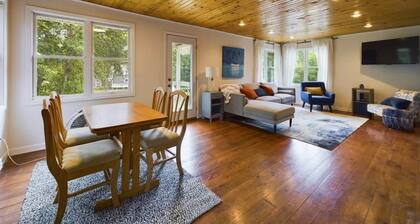 Cabin with private beach access to Lake Minnewaska