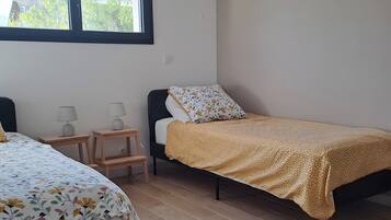 Een strijkplank/strijkijzer, wifi, rolstoeltoegankelijk