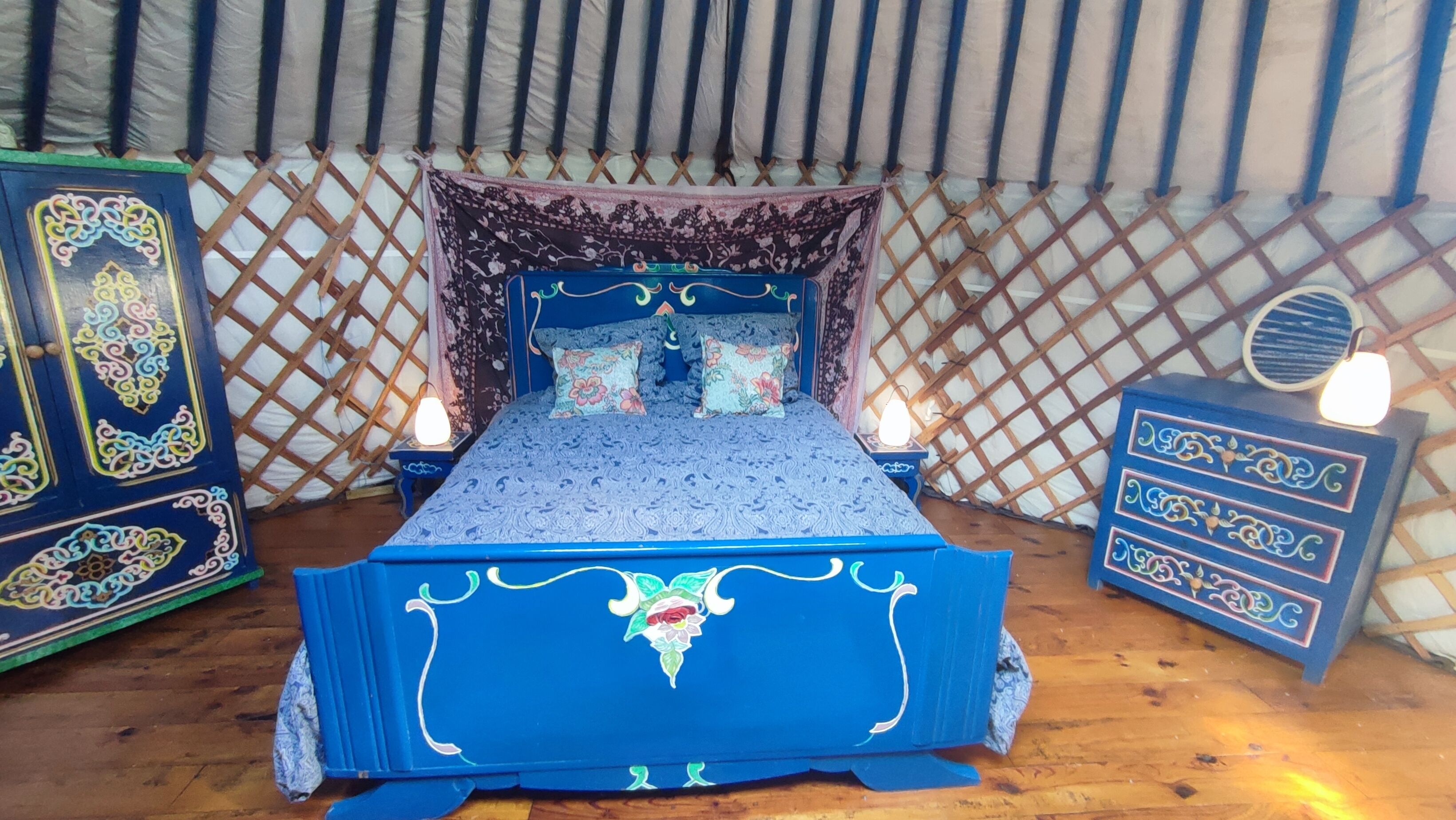 Iron/ironing board, internet, bed sheets