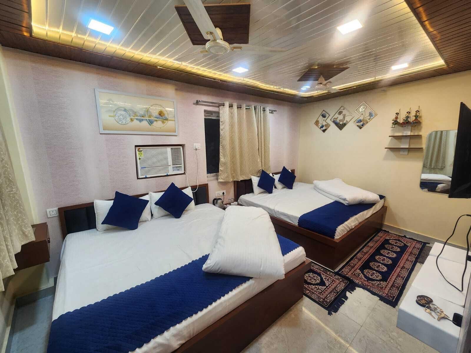 Family Room | Free WiFi