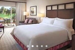 Tabla de planchar con plancha, wifi y ropa de cama 