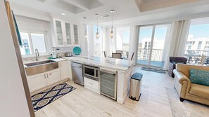 Fridge, microwave, oven, stovetop - Stunning Penthouse 1125 w/Garage Space and Beach Svc for 2 (Destin)