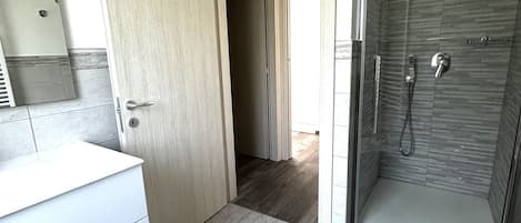 Villa - 2 soveværelser - balkon | Badeværelse