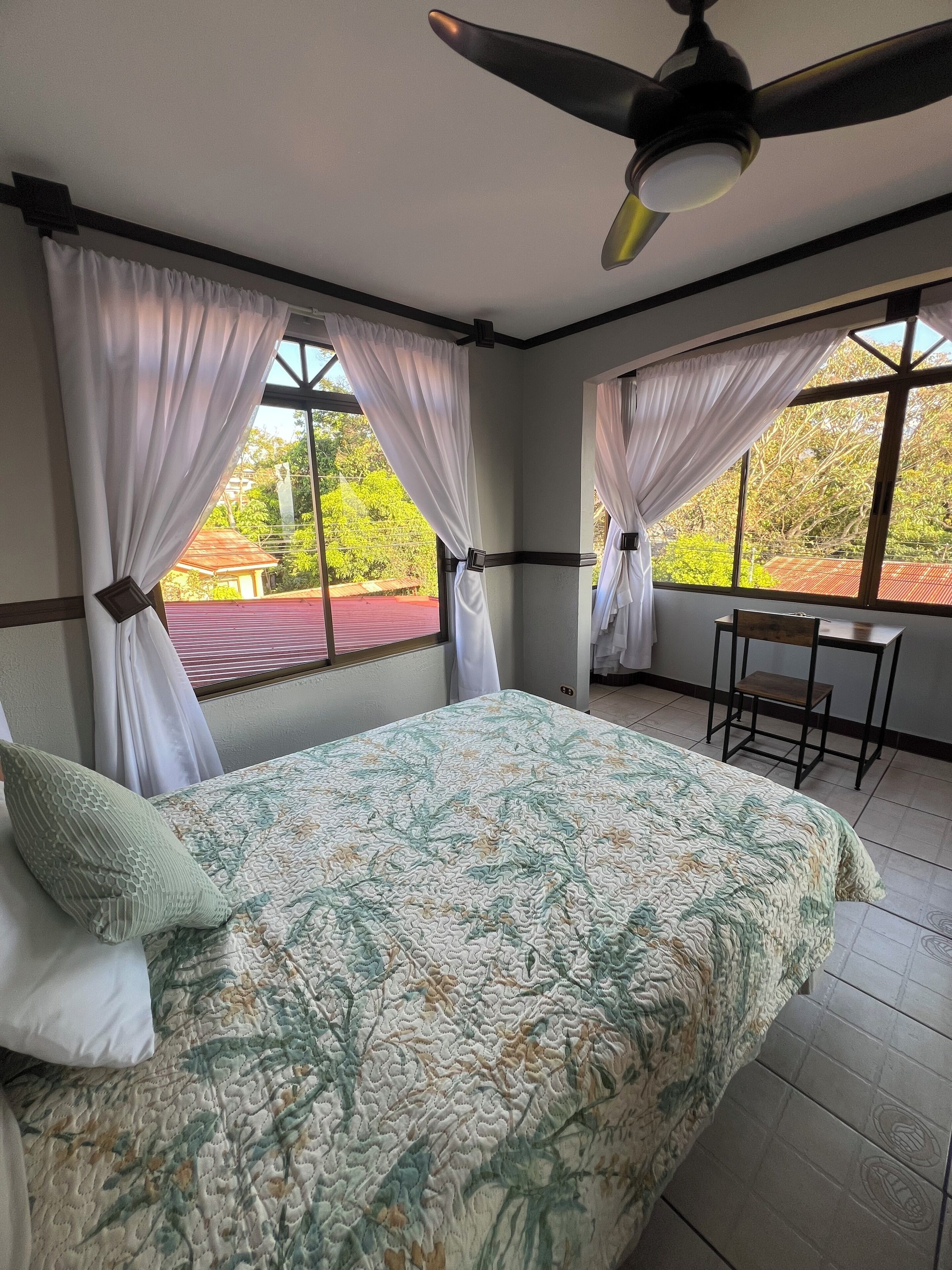 4 sovrum, strykjärn/strykbräda, wi-fi och sängkläder