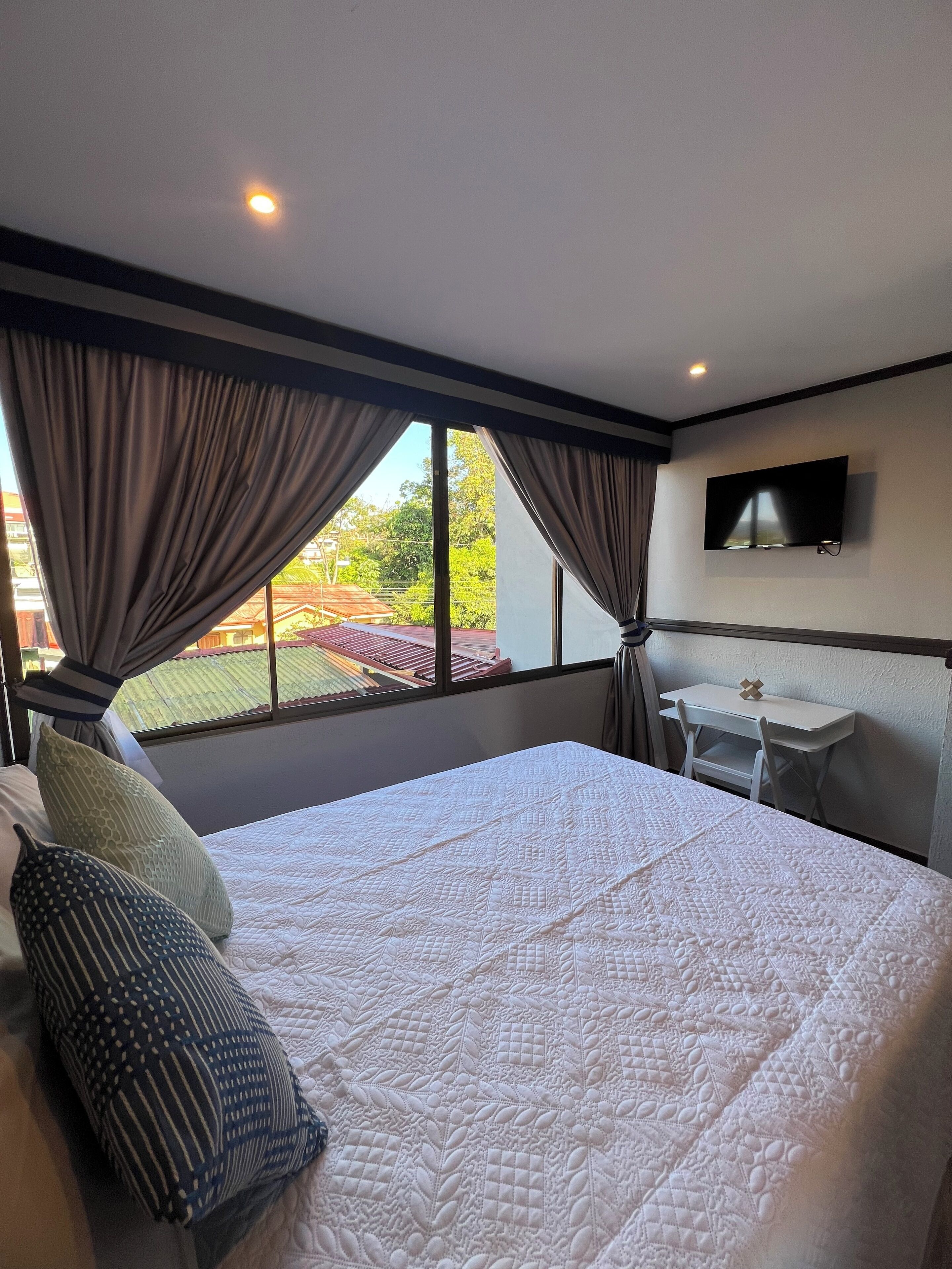 4 soverom, strykejern/-brett, wi-fi og sengetøy