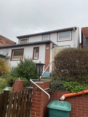 Exterior - Holiday Home 'Harz Idylle 3' with Private Terrace, Private Garden and Wi-Fi (Güntersberge)