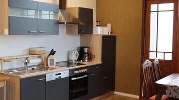 Kühlschrank, Ofen, Herdplatte, Geschirrspüler