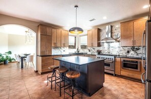 Fridge, microwave, oven, stovetop - Private 3-bedroom retreat high above beautiful Placitas! (Placitas)