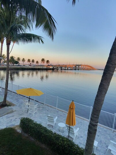 Welcome to Your Downtown Waterfront Retreat