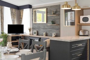 Casa, 2 habitaciones, fumadores | Comedor