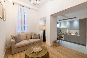 TV - Chez Collette - Luxury Apartment in the Old Nice (Nice)