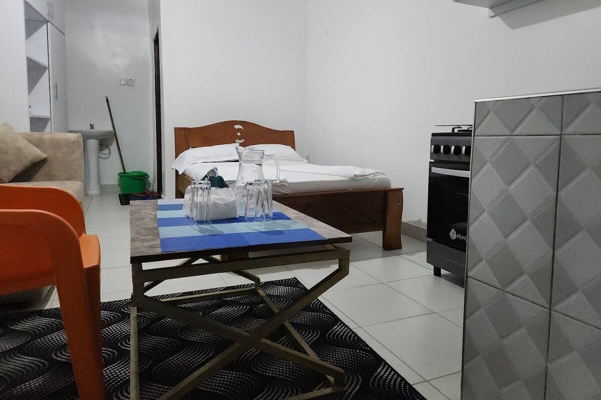 Studio Deluks | Area keluarga | TV layar datar