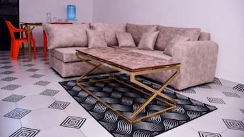 Deluxe Apartment | Living area