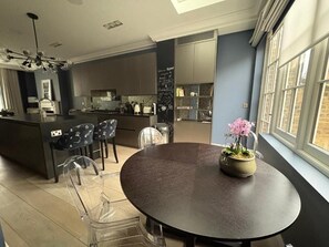 Dining - Luxury Bedroom House 2 Living Rooms 5 Bathrooms with Garden in Chelsea W3 (London)