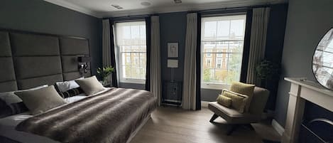 4 quartos, cofres nos quartos, ferros/tábuas de passar roupa