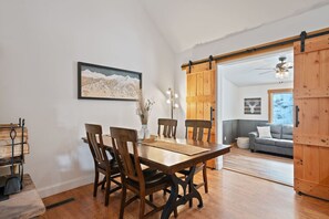 Dining - Colt Mountain Lodge. (Bozeman)