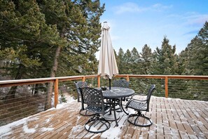 Outdoor dining - Colt Mountain Lodge. (Bozeman)
