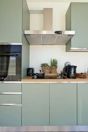 Kühlschrank, Ofen, Herdplatte, Geschirrspüler