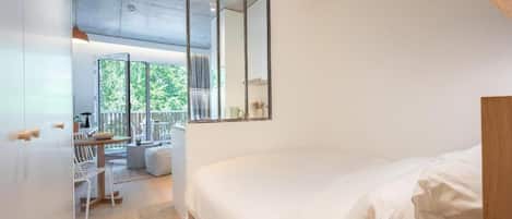 Basic Suite, Balcony