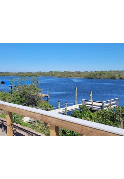 Waterfront Retreat for Fishing & Relaxing Bring the Family!