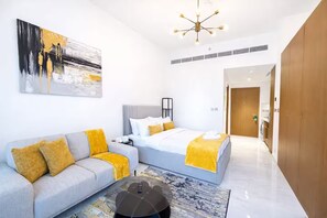 1 bedroom, iron/ironing board, WiFi, bed sheets - Your studio getaway at Azizi Beach Oasis (Dubai)