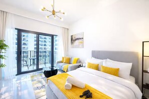 1 bedroom, iron/ironing board, WiFi, bed sheets - Your studio getaway at Azizi Beach Oasis (Dubai)