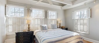 Town of Lewes house w/deck, balcony, close to beach & restaurants